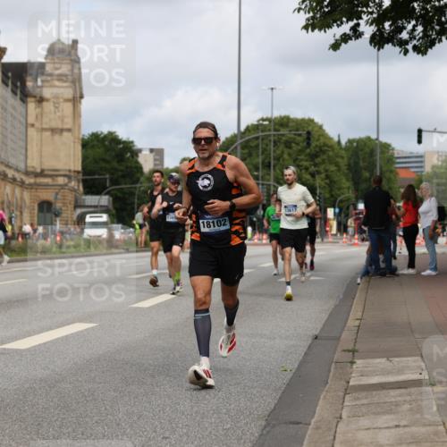 29.06.2025 - hella hamburg halbmarathon Yannick Fuchs http://msf.ph/oto/8174848 29.06.2025 10:26:37 20KM 3955, 4129, 4698, 4812, 5187, 5660, 6619, 7793, 10929, 12681, 13606, 13617, 14450, 18102 meine-sportfotos.de