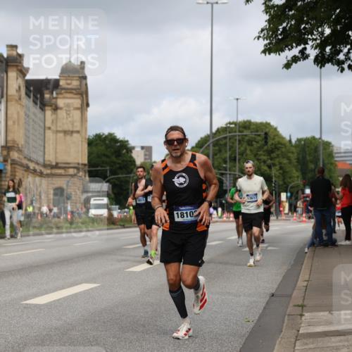 29.06.2025 - hella hamburg halbmarathon Yannick Fuchs http://msf.ph/oto/8174854 29.06.2025 10:26:37 20KM 3955, 4129, 4698, 4812, 5187, 5660, 6619, 7793, 10929, 12681, 13606, 13617, 14450, 18102 meine-sportfotos.de