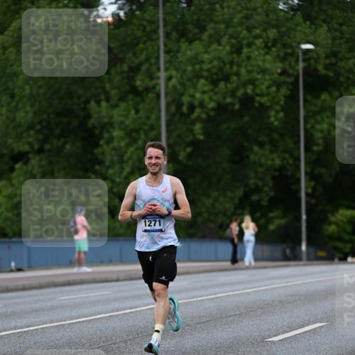 29.06.2025 - hella hamburg halbmarathon Dr. Thomas Lammeyer http://msf.ph/oto/8174861 29.06.2025 09:46:29 Kennedybrücke 1271, 6090, 7380, 9565, 9767, 10867 meine-sportfotos.de