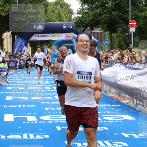 29.06.2025 - hella hamburg halbmarathon Zöllner http://msf.ph/oto/8174885 29.06.2025 10:37:20 Ziel 4860, 5003, 10190, 12900, 13854, 14387, 14459, 15178, 17137, 17726, 18824 meine-sportfotos.de