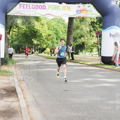 29.06.2025 - hella hamburg halbmarathon MichiJ http://msf.ph/oto/8174905 29.06.2025 10:15:49 Zwischen KM18-KM19 2483, 4338, 8376, 9767, 10468, 11228 meine-sportfotos.de