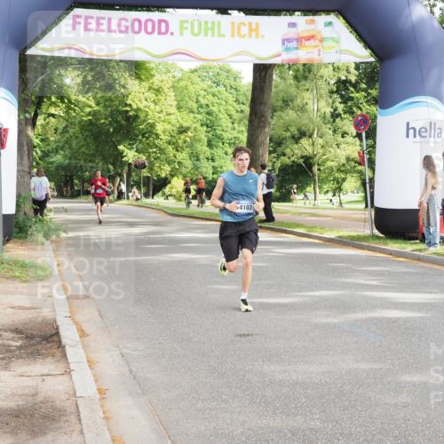 29.06.2025 - hella hamburg halbmarathon MichiJ http://msf.ph/oto/8174929 29.06.2025 10:15:49 Zwischen KM18-KM19 2483, 4338, 8376, 9767, 10468, 11228 meine-sportfotos.de