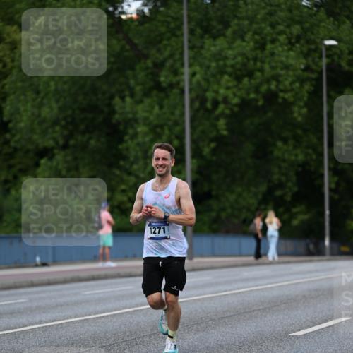 29.06.2025 - hella hamburg halbmarathon Dr. Thomas Lammeyer http://msf.ph/oto/8174930 29.06.2025 09:46:29 Kennedybrücke 1271, 6090, 7380, 9565, 9767, 10867 meine-sportfotos.de