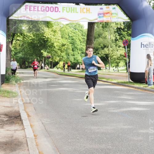 29.06.2025 - hella hamburg halbmarathon MichiJ http://msf.ph/oto/8174956 29.06.2025 10:15:49 Zwischen KM18-KM19 2483, 4338, 8376, 9767, 10468, 11228 meine-sportfotos.de