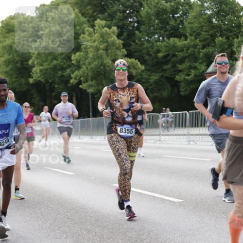 29.06.2025 - hella hamburg halbmarathon Jannik Wohlers http://msf.ph/oto/8174958 29.06.2025 10:22:19 Lombardsbrücke 1029, 2294, 2479, 2766, 2886, 3003, 3430, 3600, 3601, 5223, 5343, 5629, 5798, 6899, 7188, 7190, 7276, 7529, 7925, 8355, 8931, 9256, 9392, 9598, 10065, 10086, 10573, 10826, 10902, 11665, 12592, 13472, 13921, 13963, 14525, 14633, 14801, 14906, 15870, 16618, 16801 meine-sportfotos.de