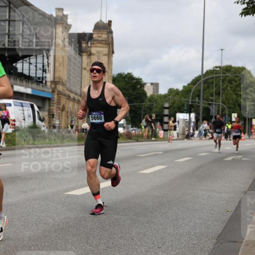 29.06.2025 - hella hamburg halbmarathon Yannick Fuchs http://msf.ph/oto/8175028 29.06.2025 10:26:43 20KM 1686, 3955, 4129, 4698, 4812, 5187, 5660, 6619, 7272, 7793, 11199, 13606, 13617, 14450, 18102 meine-sportfotos.de