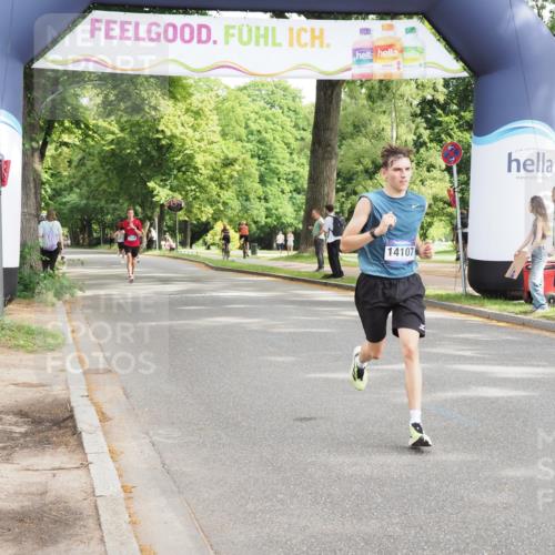 29.06.2025 - hella hamburg halbmarathon MichiJ http://msf.ph/oto/8175035 29.06.2025 10:15:49 Zwischen KM18-KM19 2483, 4338, 8376, 9767, 10468, 11228 meine-sportfotos.de