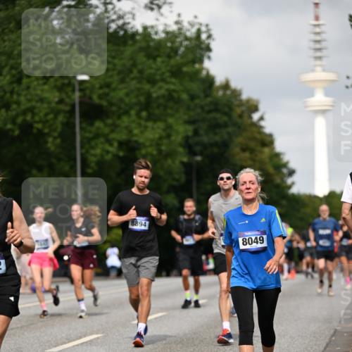 29.06.2025 - hella hamburg halbmarathon Dr. Thomas Lammeyer http://msf.ph/oto/8175037 29.06.2025 10:10:03 Kennedybrücke 1229, 1842, 2288, 2471, 2624, 3062, 3461, 4169, 5762, 6014, 7138, 7302, 7741, 8049, 8894, 8909, 9339, 9477, 9917, 10343, 10791, 10998 meine-sportfotos.de