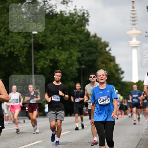 29.06.2025 - hella hamburg halbmarathon Dr. Thomas Lammeyer http://msf.ph/oto/8175071 29.06.2025 10:10:03 Kennedybrücke 1229, 1842, 2288, 2471, 2624, 3062, 3461, 4169, 5762, 6014, 7138, 7302, 7741, 8049, 8894, 8909, 9339, 9477, 9917, 10343, 10791, 10998 meine-sportfotos.de