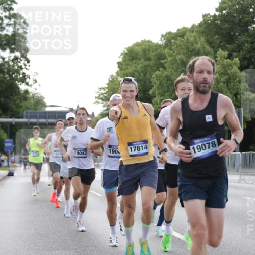 29.06.2025 - hella hamburg halbmarathon Jannik Wohlers http://msf.ph/oto/8175112 29.06.2025 09:42:16 Lombardsbrücke 5612, 7331, 7855, 9269, 10468, 11078, 11228, 12360, 13872, 13913, 14753, 14836, 16615, 17614, 19041, 19042, 19050, 19078 meine-sportfotos.de