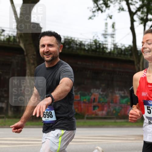29.06.2025 - hella hamburg halbmarathon Yannick Fuchs http://msf.ph/oto/8175184 29.06.2025 10:26:51 20KM 1686, 1894, 3935, 3955, 4129, 4698, 5187, 5660, 6619, 7272, 7793, 11199, 11370, 13606, 16065, 16505 meine-sportfotos.de