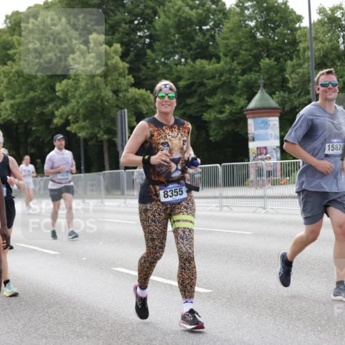 29.06.2025 - hella hamburg halbmarathon Jannik Wohlers http://msf.ph/oto/8175205 29.06.2025 10:22:20 Lombardsbrücke 1029, 2294, 2479, 2766, 2886, 3003, 3430, 3600, 3601, 5223, 5343, 5629, 5798, 6899, 7188, 7190, 7276, 7529, 7925, 8355, 8931, 9256, 9392, 10086, 10573, 10826, 10902, 11665, 12592, 13472, 13921, 13963, 14525, 14633, 14801, 14906, 15870, 16618, 16801 meine-sportfotos.de