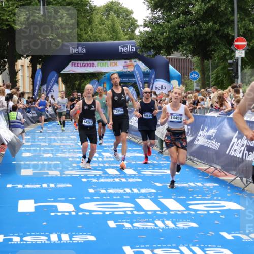 29.06.2025 - hella hamburg halbmarathon Zöllner http://msf.ph/oto/8175207 29.06.2025 10:37:25 Ziel 2767, 5003, 12739, 12900, 13854, 14387, 14459, 15888, 17306, 18159, 18723, 18824 meine-sportfotos.de