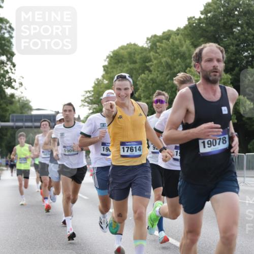 29.06.2025 - hella hamburg halbmarathon Jannik Wohlers http://msf.ph/oto/8175222 29.06.2025 09:42:16 Lombardsbrücke 5612, 7331, 7855, 9269, 10468, 11078, 11228, 12360, 13872, 13913, 14753, 14836, 16615, 17614, 19041, 19042, 19050, 19078 meine-sportfotos.de