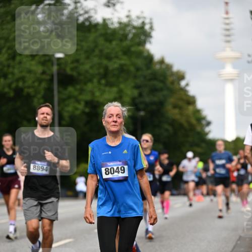 29.06.2025 - hella hamburg halbmarathon Dr. Thomas Lammeyer http://msf.ph/oto/8175239 29.06.2025 10:10:05 Kennedybrücke 1229, 1842, 2288, 2471, 2624, 3062, 3461, 4169, 5762, 6014, 7302, 7741, 8049, 8894, 8909, 9339, 9477, 9917, 10343, 10781, 10791, 10998 meine-sportfotos.de