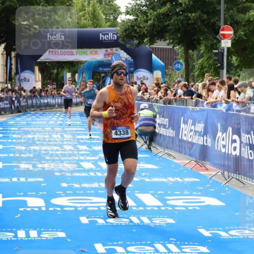 29.06.2025 - hella hamburg halbmarathon Zöllner http://msf.ph/oto/8175255 29.06.2025 10:25:45 Ziel 4338, 11228, 14107 meine-sportfotos.de