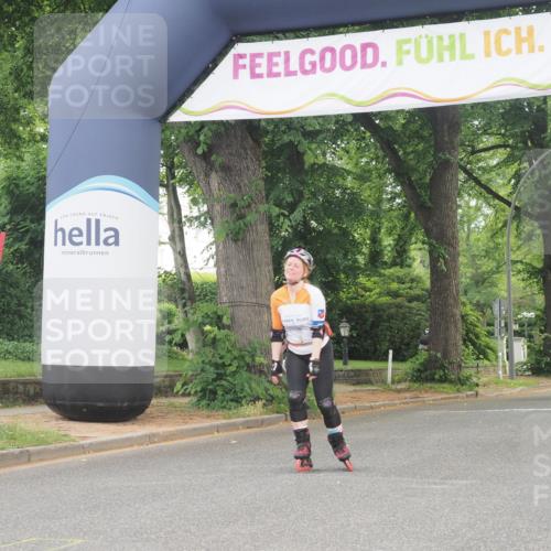 29.06.2025 - hella hamburg halbmarathon KatJ http://msf.ph/oto/8175275 29.06.2025 09:20:44 Zwischen KM18-KM19  meine-sportfotos.de
