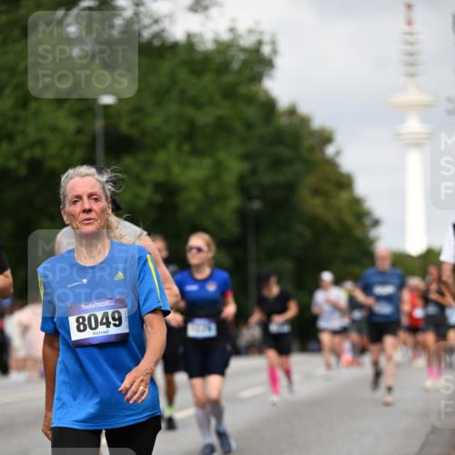 29.06.2025 - hella hamburg halbmarathon Dr. Thomas Lammeyer http://msf.ph/oto/8175296 29.06.2025 10:10:06 Kennedybrücke 1229, 1842, 2288, 2471, 2624, 3062, 3461, 4169, 5762, 6014, 7302, 7741, 8049, 8894, 8909, 9339, 9477, 9917, 10343, 10781, 10791, 10998 meine-sportfotos.de