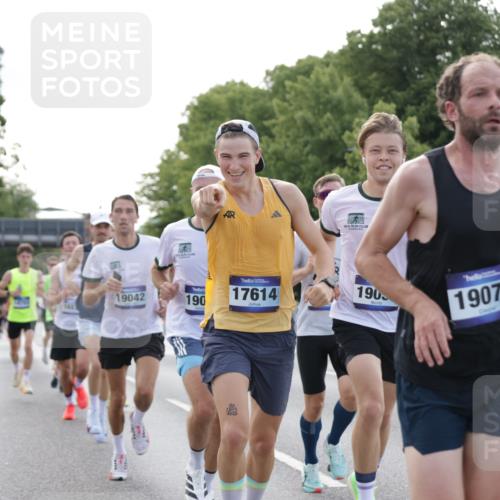 29.06.2025 - hella hamburg halbmarathon Jannik Wohlers http://msf.ph/oto/8175331 29.06.2025 09:42:16 Lombardsbrücke 5612, 7331, 7855, 9269, 10468, 11078, 11228, 12360, 13872, 13913, 14753, 14836, 16615, 17614, 19041, 19042, 19050, 19078 meine-sportfotos.de