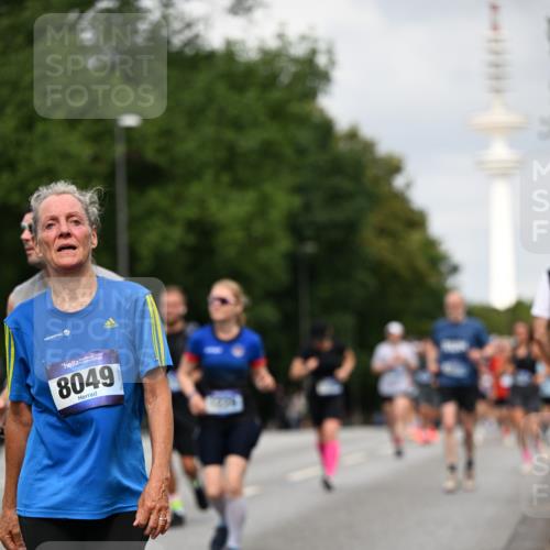 29.06.2025 - hella hamburg halbmarathon Dr. Thomas Lammeyer http://msf.ph/oto/8175363 29.06.2025 10:10:06 Kennedybrücke 1229, 1842, 2288, 2471, 2624, 3062, 3461, 4169, 5762, 6014, 7302, 7741, 8049, 8894, 8909, 9339, 9477, 9917, 10343, 10781, 10791, 10998 meine-sportfotos.de