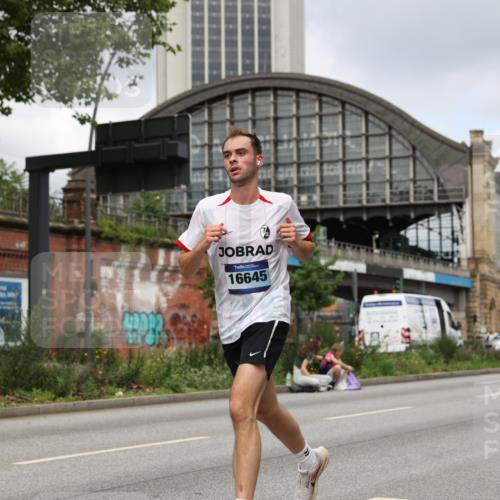 29.06.2025 - hella hamburg halbmarathon Yannick Fuchs http://msf.ph/oto/8175424 29.06.2025 10:27:03 20KM 1407, 1686, 1707, 1894, 3935, 4129, 5070, 5746, 7272, 7793, 7845, 8883, 9047, 10484, 10927, 11199, 11370, 11929, 14293, 15826, 16065, 16505, 16957, 18135 meine-sportfotos.de