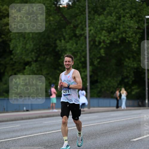 29.06.2025 - hella hamburg halbmarathon Dr. Thomas Lammeyer http://msf.ph/oto/8175439 29.06.2025 09:46:29 Kennedybrücke 1271, 6090, 7380, 9565, 9767, 10867 meine-sportfotos.de