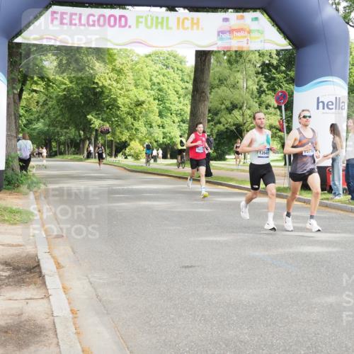 29.06.2025 - hella hamburg halbmarathon MichiJ http://msf.ph/oto/8175470 29.06.2025 10:16:00 Zwischen KM18-KM19 12641, 13346, 13780 meine-sportfotos.de