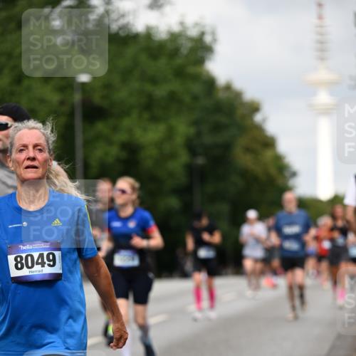 29.06.2025 - hella hamburg halbmarathon Dr. Thomas Lammeyer http://msf.ph/oto/8175474 29.06.2025 10:10:06 Kennedybrücke 1229, 1842, 2288, 2471, 2624, 3062, 3461, 4169, 5762, 6014, 7302, 7741, 8049, 8894, 8909, 9339, 9477, 9917, 10343, 10781, 10791, 10998 meine-sportfotos.de