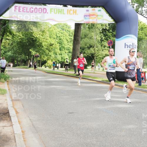 29.06.2025 - hella hamburg halbmarathon MichiJ http://msf.ph/oto/8175515 29.06.2025 10:16:00 Zwischen KM18-KM19 12641, 13346, 13780 meine-sportfotos.de