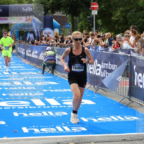 29.06.2025 - hella hamburg halbmarathon Zöllner http://msf.ph/oto/8175520 29.06.2025 10:26:01 Ziel 9767, 10468, 18692 meine-sportfotos.de