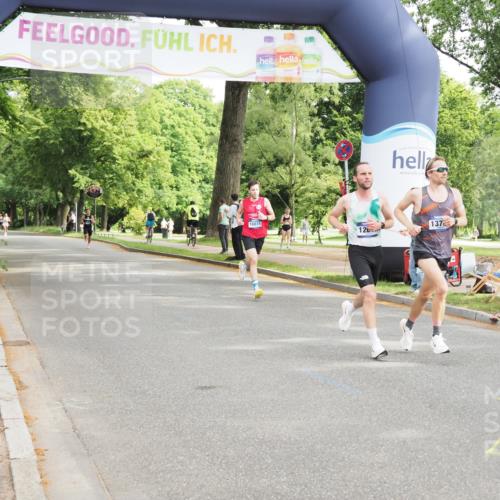29.06.2025 - hella hamburg halbmarathon MichiJ http://msf.ph/oto/8175548 29.06.2025 10:16:00 Zwischen KM18-KM19 12641, 13346, 13780 meine-sportfotos.de