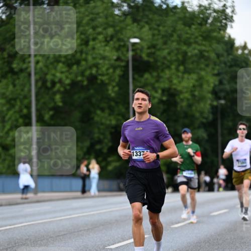 29.06.2025 - hella hamburg halbmarathon Dr. Thomas Lammeyer http://msf.ph/oto/8175566 29.06.2025 09:46:32 Kennedybrücke 1271, 2075, 6090, 7380, 9565, 9767, 10867 meine-sportfotos.de