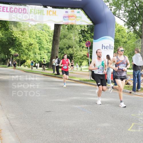 29.06.2025 - hella hamburg halbmarathon MichiJ http://msf.ph/oto/8175587 29.06.2025 10:16:00 Zwischen KM18-KM19 12641, 13346, 13780 meine-sportfotos.de