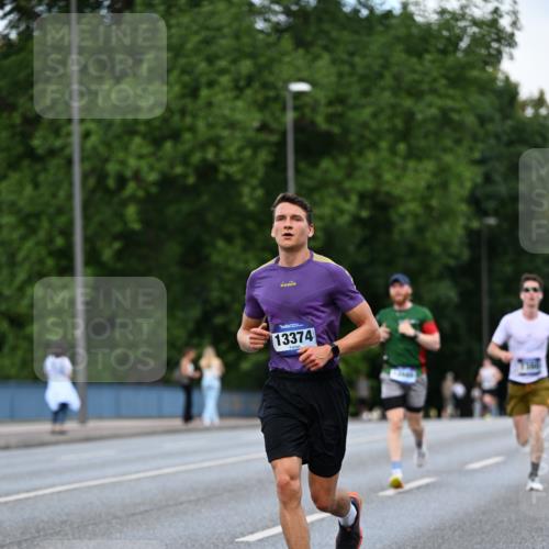 29.06.2025 - hella hamburg halbmarathon Dr. Thomas Lammeyer http://msf.ph/oto/8175601 29.06.2025 09:46:32 Kennedybrücke 1271, 2075, 6090, 7380, 9565, 9767, 10867 meine-sportfotos.de