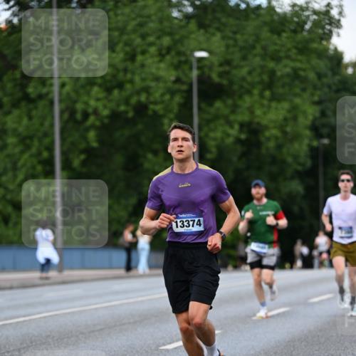 29.06.2025 - hella hamburg halbmarathon Dr. Thomas Lammeyer http://msf.ph/oto/8175637 29.06.2025 09:46:33 Kennedybrücke 1271, 2075, 6090, 7380, 9565, 9767, 10867 meine-sportfotos.de