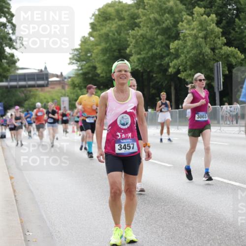 29.06.2025 - hella hamburg halbmarathon Jannik Wohlers http://msf.ph/oto/8175650 29.06.2025 10:22:22 Lombardsbrücke 1029, 2294, 2479, 2766, 2886, 3003, 3600, 3601, 5223, 5343, 5629, 5798, 6899, 7188, 7190, 7276, 7529, 7925, 8355, 8931, 9256, 9392, 10086, 10573, 10826, 10902, 11665, 12190, 12592, 13921, 14525, 14633, 14801, 14906, 15469, 15870, 16618, 16801 meine-sportfotos.de