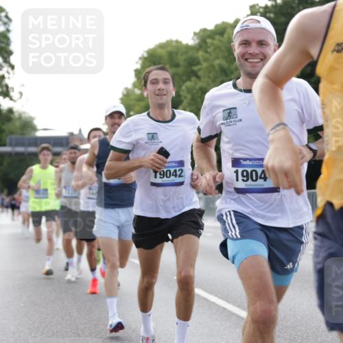 29.06.2025 - hella hamburg halbmarathon Jannik Wohlers http://msf.ph/oto/8175677 29.06.2025 09:42:17 Lombardsbrücke 5612, 7331, 7855, 9269, 10468, 11078, 11228, 12360, 13872, 13913, 14753, 14836, 16615, 17614, 19041, 19042, 19050, 19078 meine-sportfotos.de
