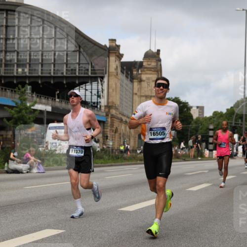29.06.2025 - hella hamburg halbmarathon Yannick Fuchs http://msf.ph/oto/8175704 29.06.2025 10:27:09 20KM 1407, 1707, 1894, 3935, 5070, 5746, 7845, 7965, 8883, 9047, 10484, 10876, 10927, 11150, 11199, 11370, 11929, 14293, 15826, 16065, 16505, 16957, 18135, 18562, 18563 meine-sportfotos.de