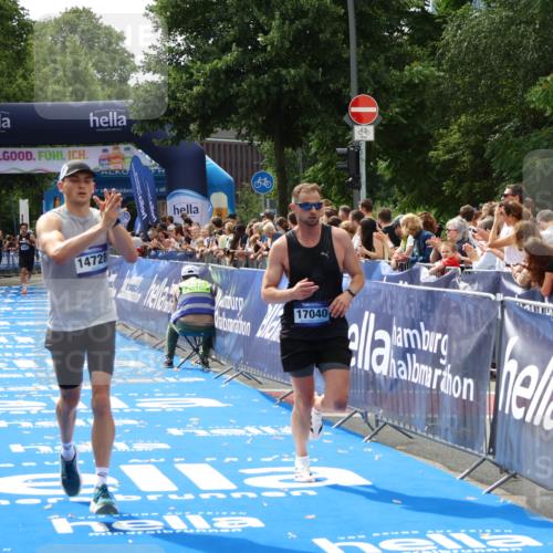 29.06.2025 - hella hamburg halbmarathon Zöllner http://msf.ph/oto/8175788 29.06.2025 10:26:35 Ziel 1577, 14728, 17040 meine-sportfotos.de