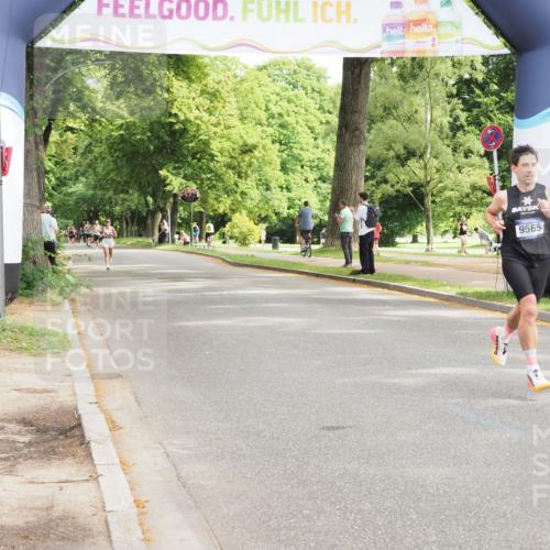 29.06.2025 - hella hamburg halbmarathon MichiJ http://msf.ph/oto/8175820 29.06.2025 10:16:08 Zwischen KM18-KM19 12641, 16615 meine-sportfotos.de