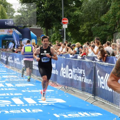 29.06.2025 - hella hamburg halbmarathon Zöllner http://msf.ph/oto/8175873 29.06.2025 10:26:44 Ziel 1065, 1577, 9565, 10848, 19076 meine-sportfotos.de
