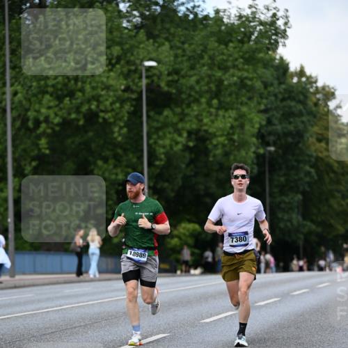 29.06.2025 - hella hamburg halbmarathon Dr. Thomas Lammeyer http://msf.ph/oto/8175874 29.06.2025 09:46:34 Kennedybrücke 1271, 2075, 6090, 7380, 9565, 9767, 10867 meine-sportfotos.de
