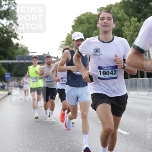 29.06.2025 - hella hamburg halbmarathon Jannik Wohlers http://msf.ph/oto/8175921 29.06.2025 09:42:18 Lombardsbrücke 5612, 7331, 7855, 9269, 10468, 11078, 11228, 12360, 13872, 13913, 14753, 14836, 16615, 17614, 18740, 19041, 19042, 19050, 19076, 19078 meine-sportfotos.de