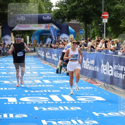 29.06.2025 - hella hamburg halbmarathon Zöllner http://msf.ph/oto/8175928 29.06.2025 10:26:47 Ziel 1065, 10848, 19076 meine-sportfotos.de