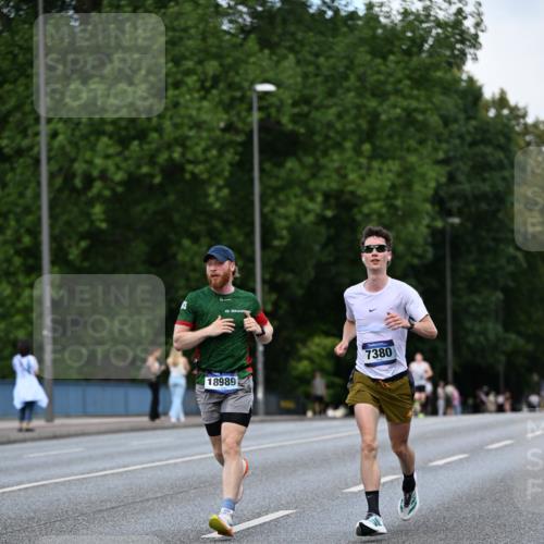 29.06.2025 - hella hamburg halbmarathon Dr. Thomas Lammeyer http://msf.ph/oto/8175952 29.06.2025 09:46:34 Kennedybrücke 1271, 2075, 6090, 7380, 9565, 9767, 10867 meine-sportfotos.de