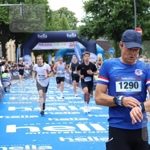 29.06.2025 - hella hamburg halbmarathon Zöllner http://msf.ph/oto/8175957 29.06.2025 10:37:41 Ziel 1290, 1505, 5791, 10451, 10922, 11106, 14934, 18193, 18216 meine-sportfotos.de
