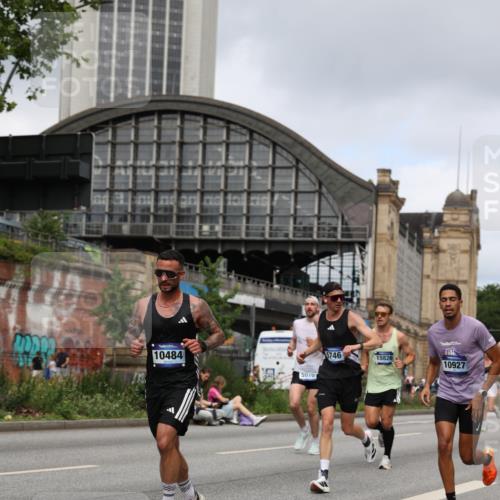 29.06.2025 - hella hamburg halbmarathon Yannick Fuchs http://msf.ph/oto/8175997 29.06.2025 10:27:15 20KM 1407, 1707, 1894, 3935, 5070, 5746, 6358, 7845, 7965, 8883, 9047, 10484, 10876, 10927, 11150, 11169, 11370, 11929, 14293, 15826, 16065, 16505, 16957, 18135, 18562, 18563 meine-sportfotos.de