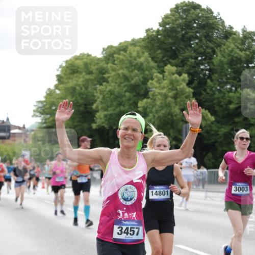 29.06.2025 - hella hamburg halbmarathon Jannik Wohlers http://msf.ph/oto/8176015 29.06.2025 10:22:23 Lombardsbrücke 1029, 2294, 2479, 2766, 3003, 3600, 3601, 5223, 5343, 5629, 5798, 7188, 7190, 7266, 7276, 7529, 7925, 8355, 9256, 9392, 10086, 10826, 10902, 11665, 12190, 12592, 13921, 14525, 14633, 14801, 15469, 15870, 16618, 16801 meine-sportfotos.de