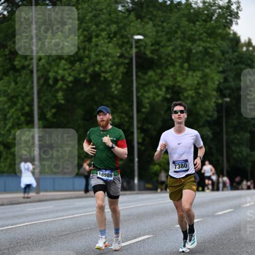 29.06.2025 - hella hamburg halbmarathon Dr. Thomas Lammeyer http://msf.ph/oto/8176125 29.06.2025 09:46:34 Kennedybrücke 1271, 2075, 6090, 7380, 9565, 9767, 10867 meine-sportfotos.de