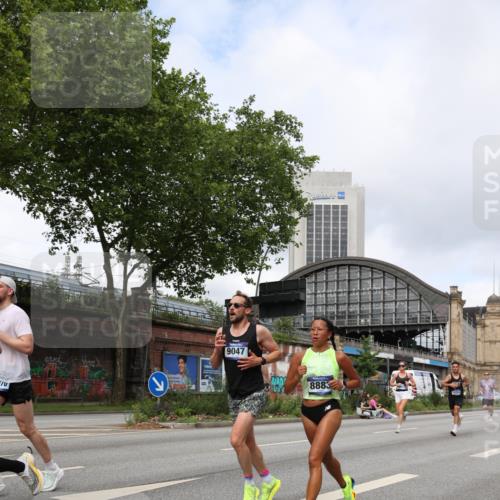 29.06.2025 - hella hamburg halbmarathon Yannick Fuchs http://msf.ph/oto/8176140 29.06.2025 10:27:18 20KM 1407, 1707, 1894, 5070, 5746, 6358, 7845, 7965, 8883, 9047, 10484, 10876, 10927, 11150, 11169, 11370, 11929, 13199, 14293, 15054, 15826, 16065, 16505, 16957, 18135, 18562, 18563 meine-sportfotos.de